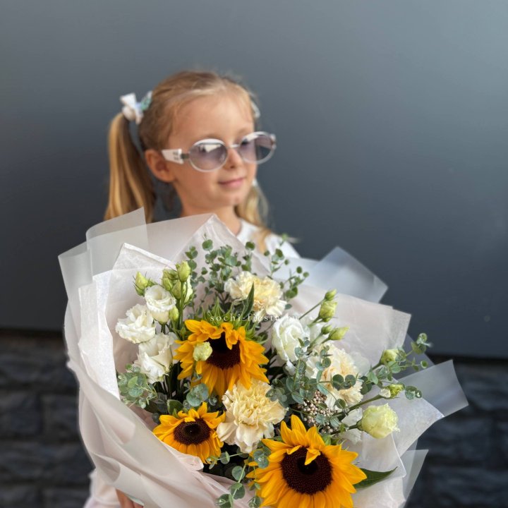  Букет  из стойких цветов с подсолнухами в Хабаровске