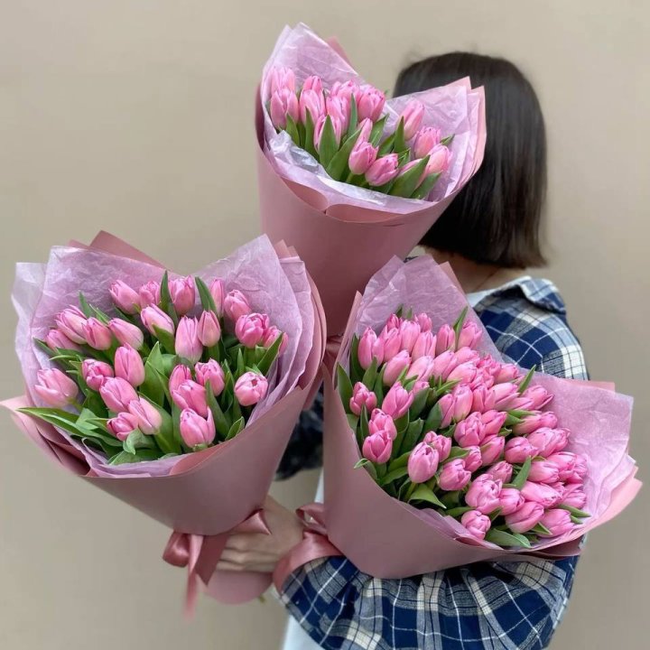 Букет розовых тюльпанов в Хабаровске