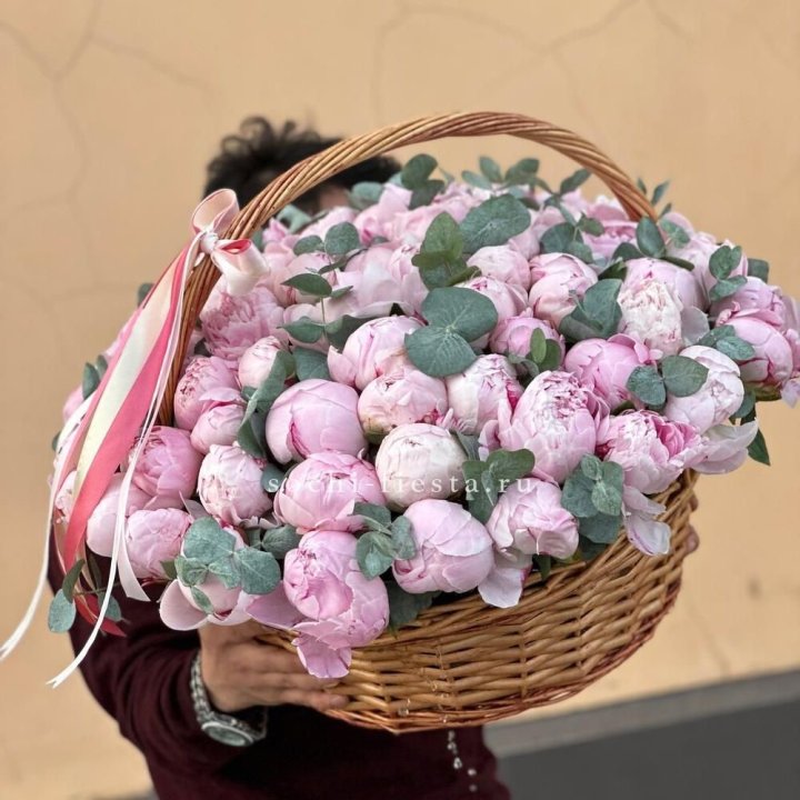 Корзина пионов "75" в Хабаровске