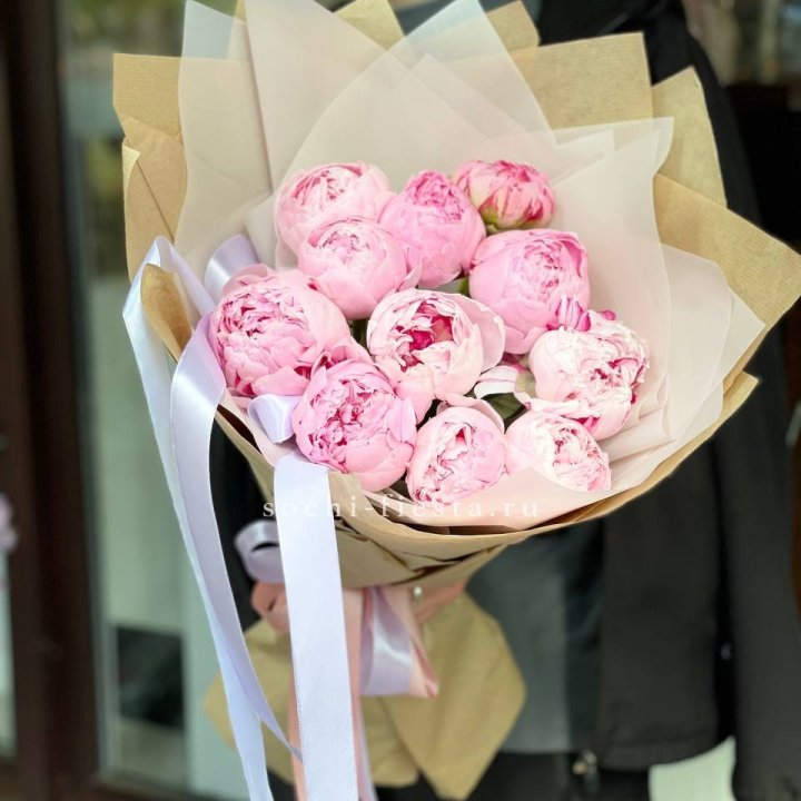 11 пионов в оформлении в Хабаровске