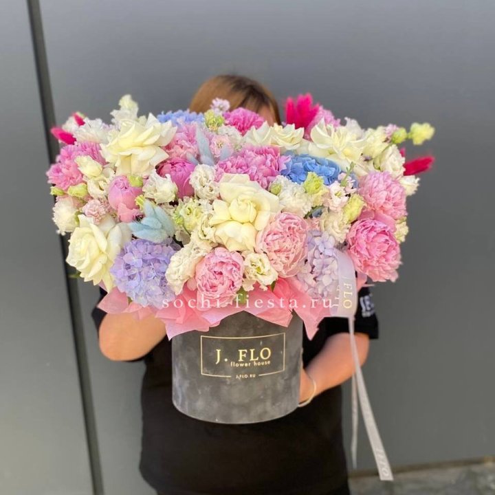 Цилиндр с пионами "Аса" в Хабаровске