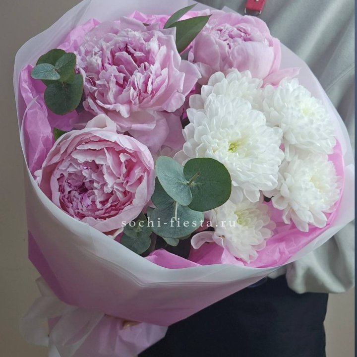  Букет комплимент с пионами в Хабаровске