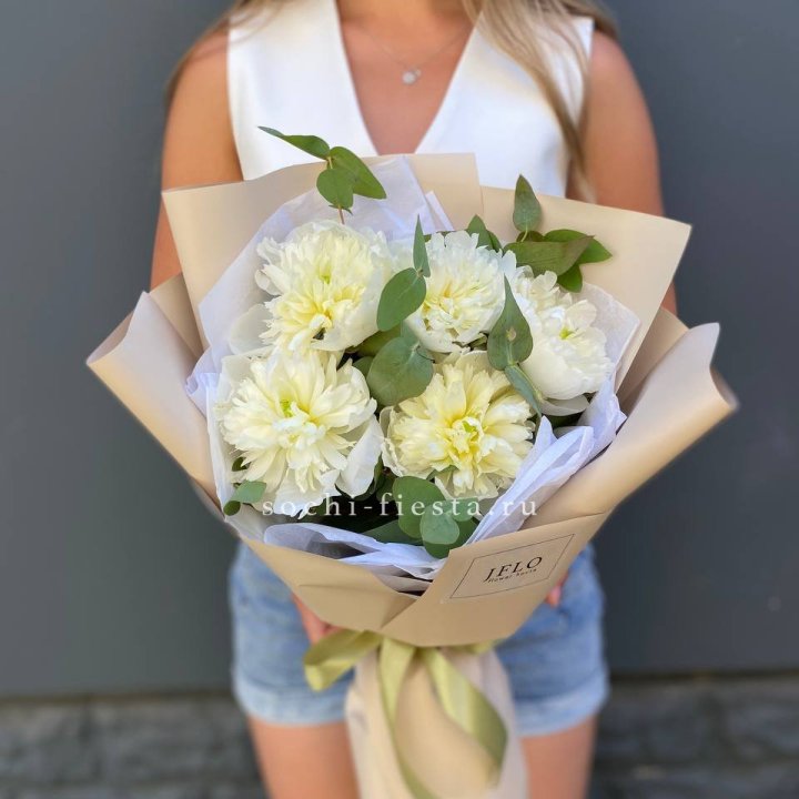  Букет белых пионов в Хабаровске