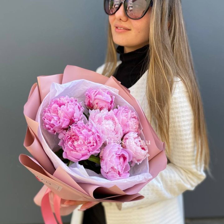 7 пионов в оформлении в Хабаровске