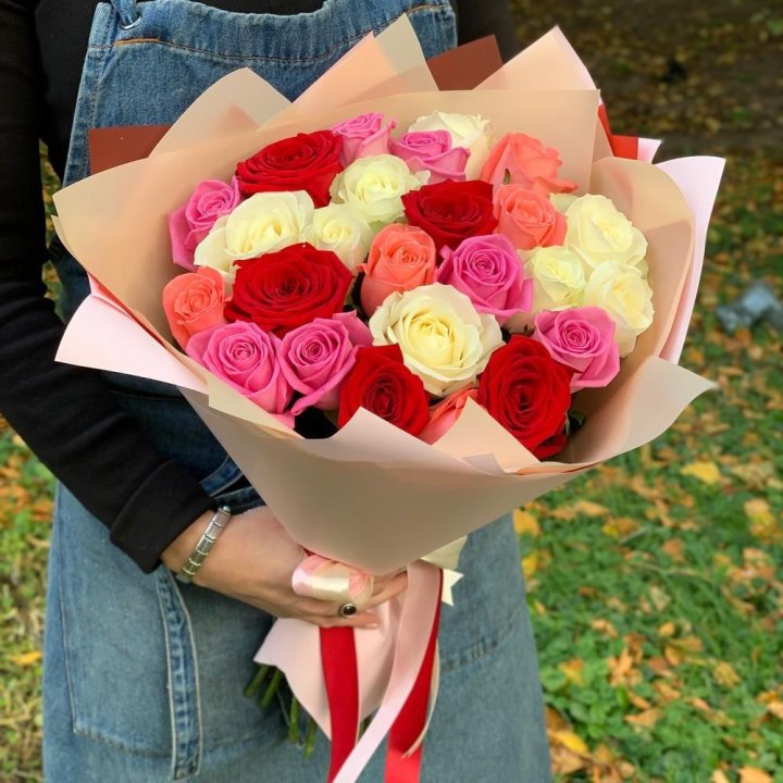 25 роз "Карусель" в Хабаровске