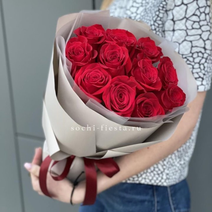 Букет красных роз "Рози" в Хабаровске