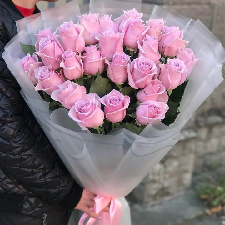 25 высоких розовых роз в Хабаровске