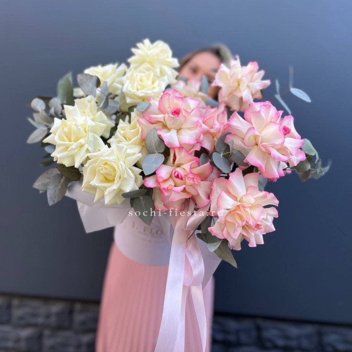 15 Французских роз в боксе в Хабаровске