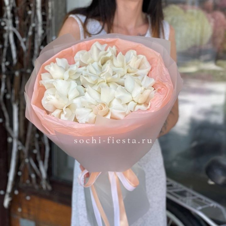 7 Белых французских роз в Хабаровске