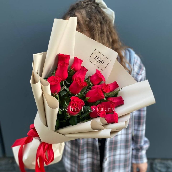 15 красных роз в Хабаровске