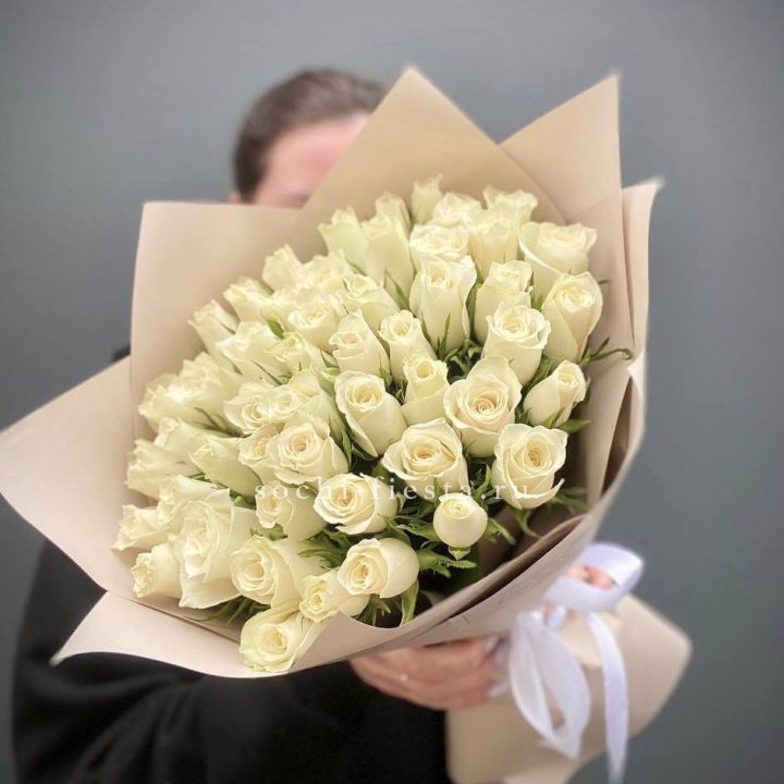 51 белая кенийская роза  в Хабаровске