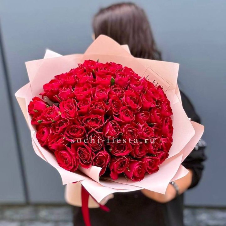 55 кенийских роз в Хабаровске