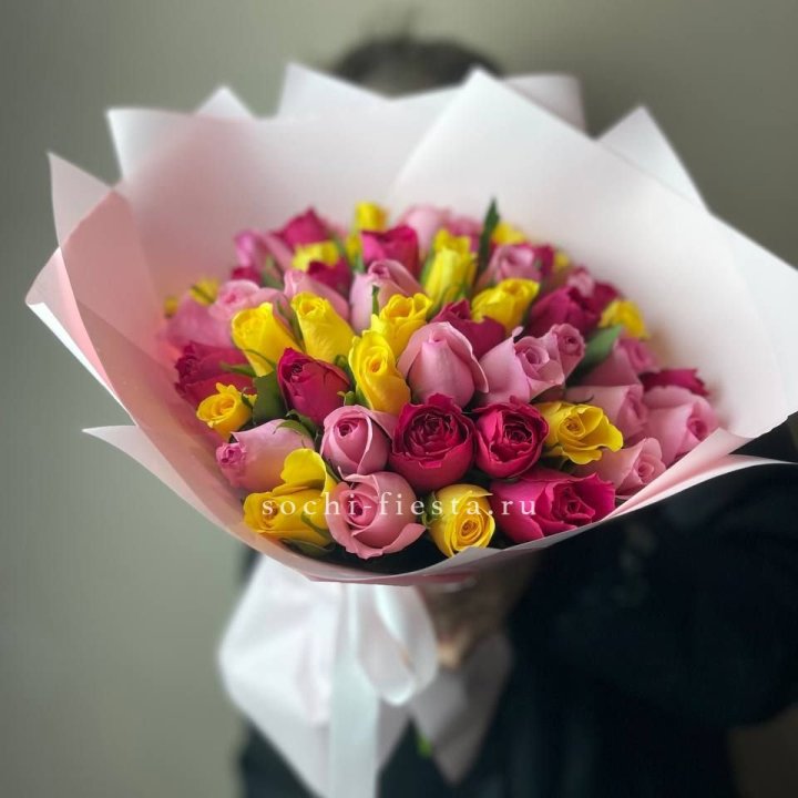 Букет из 51 розы Микс (Кения) в Хабаровске