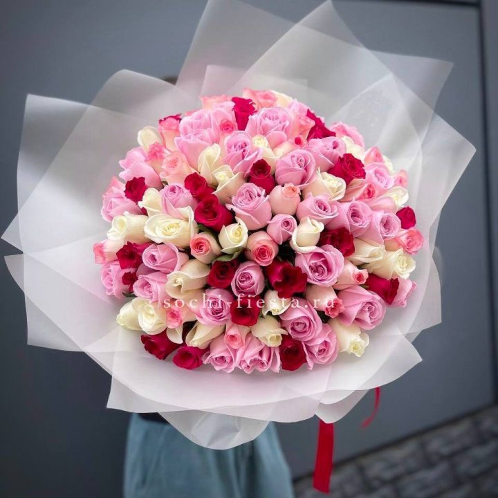 101 разноцветная роза "Карусель" в Хабаровске