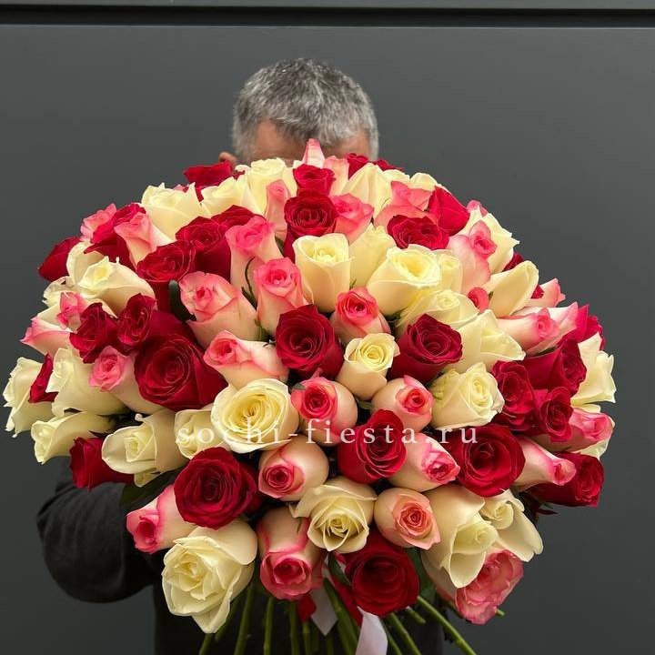 101 разноцветная роза "Джули" в Хабаровске
