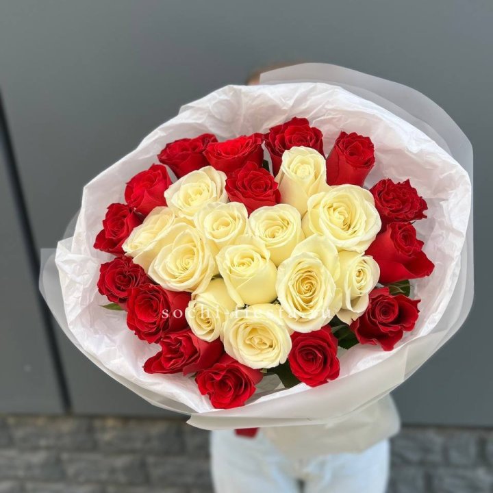 27 роз микс в Хабаровске