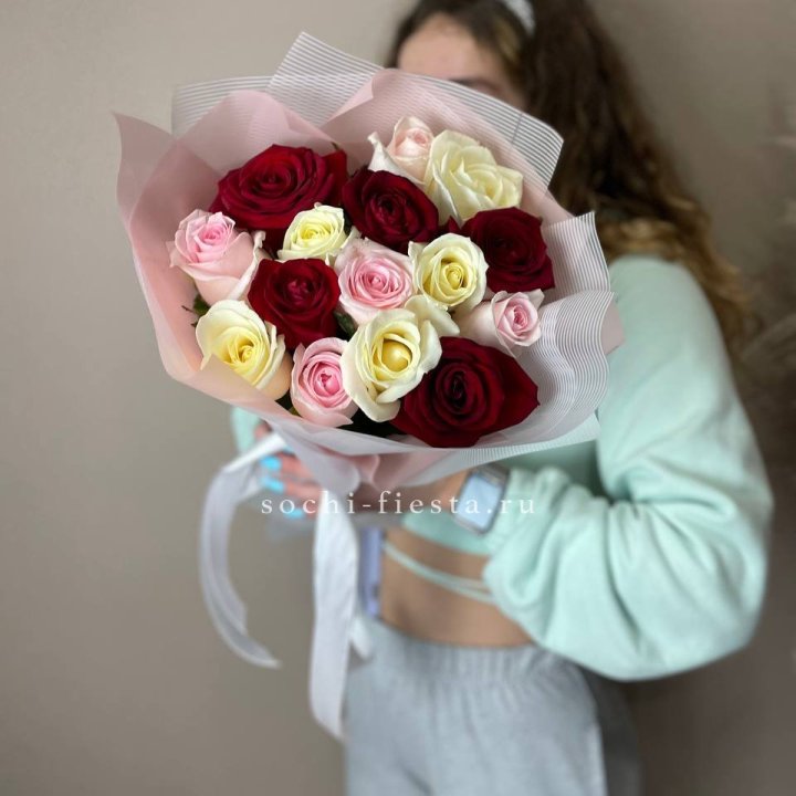 15 роз "Карусель" в Хабаровске