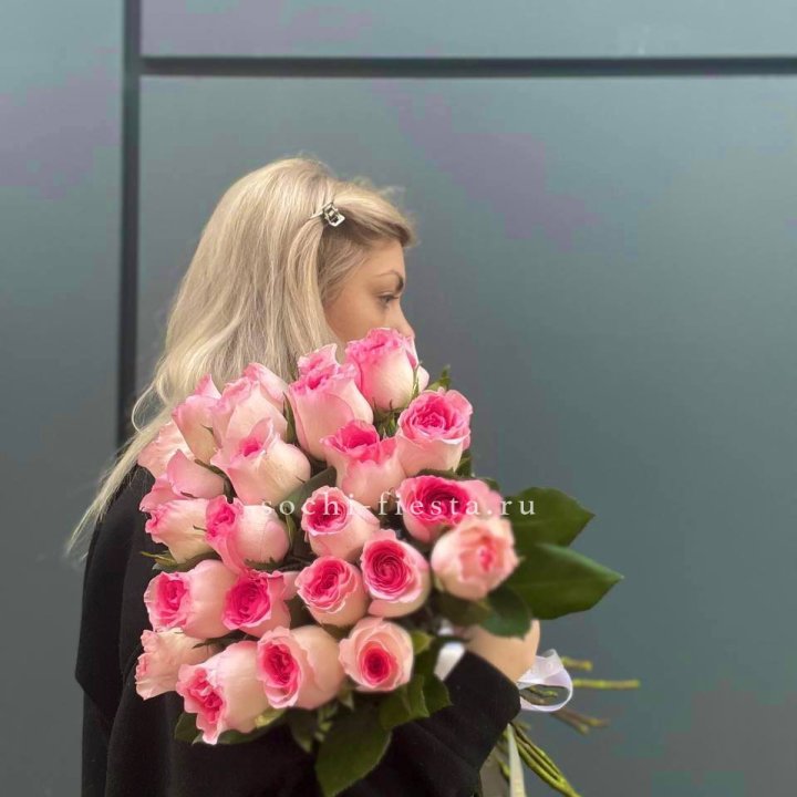  25 розовых роз в Хабаровске