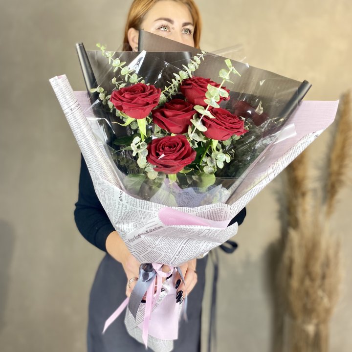 5 красных роз в Хабаровске