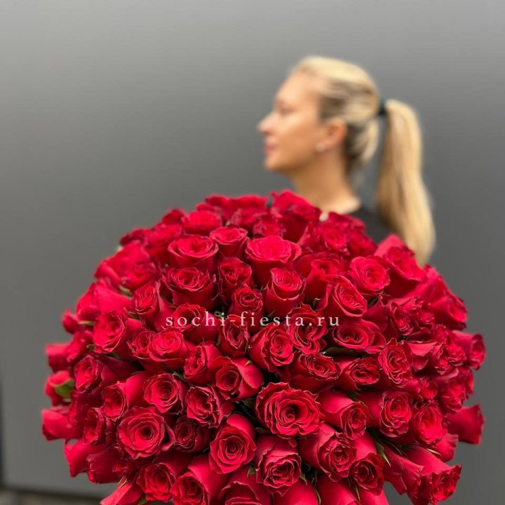 Охапка из 101 красной розы в Хабаровске