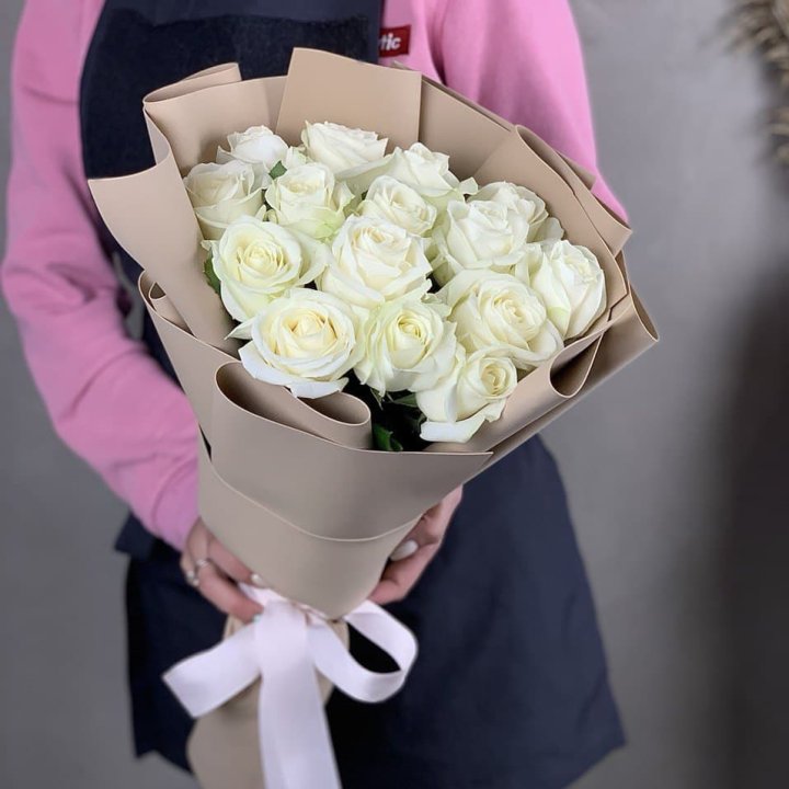 15 белых роз миракли в Хабаровске