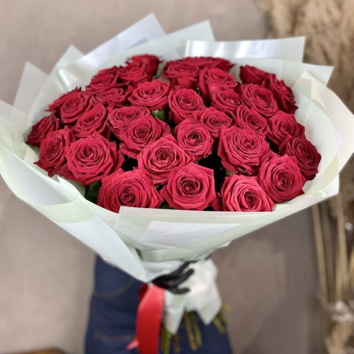 37 красных роз в Хабаровске