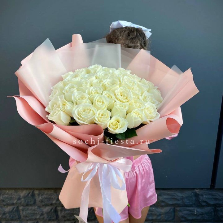 35 белых роз в Хабаровске