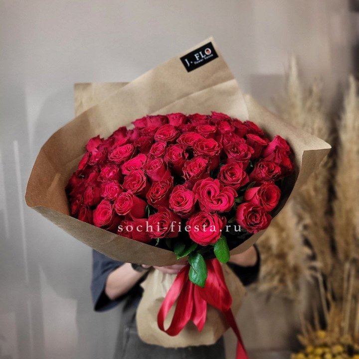 63 красных роз вайт в Хабаровске