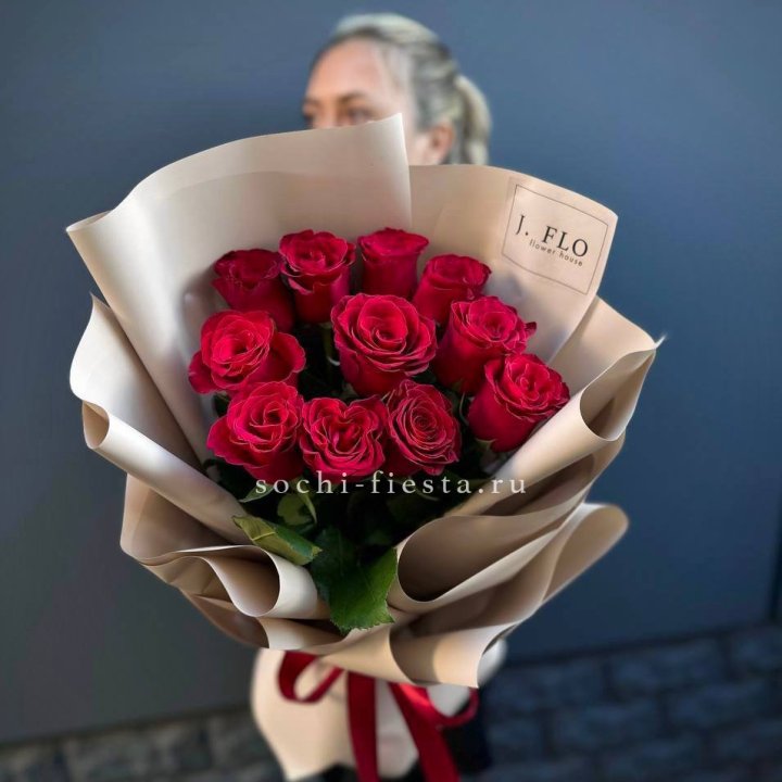 Букет красных роз "Наоми" в Хабаровске