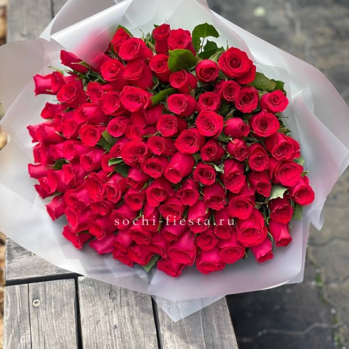 101 красная роза Лолита в Хабаровске