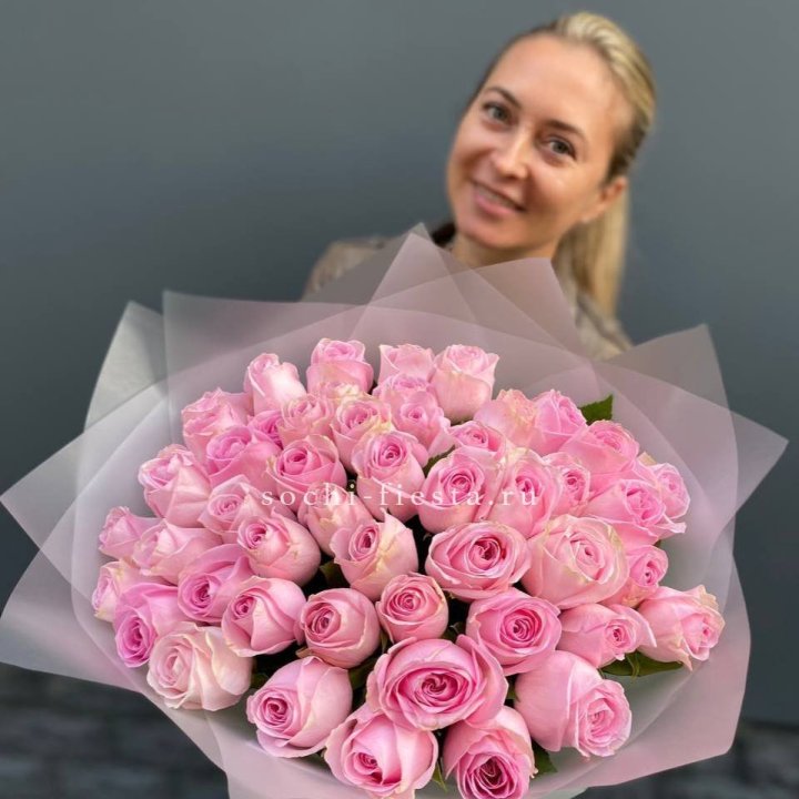 51 розовая роза в Хабаровске