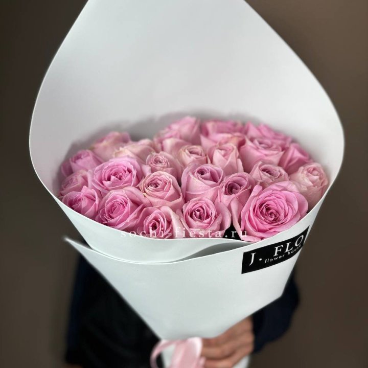 25 розовых роз в Хабаровске