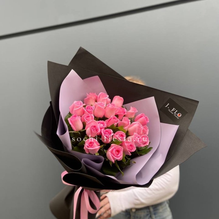 19 розовых роз  в Хабаровске
