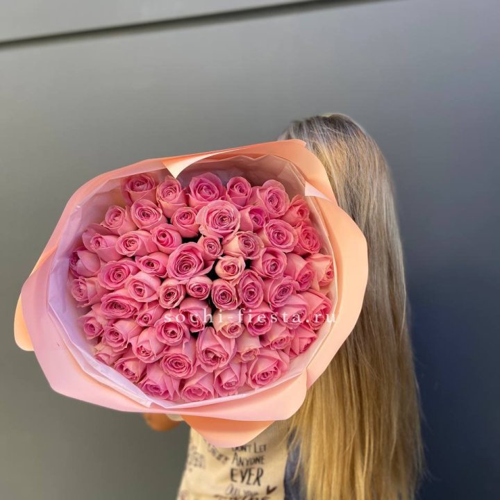 55 розовых роз в Хабаровске