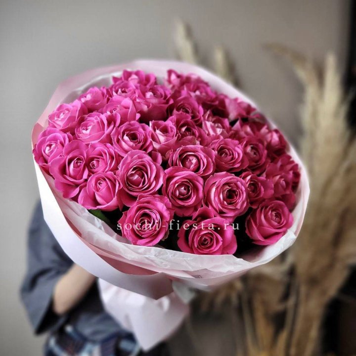 35 розовых роз  в Хабаровске