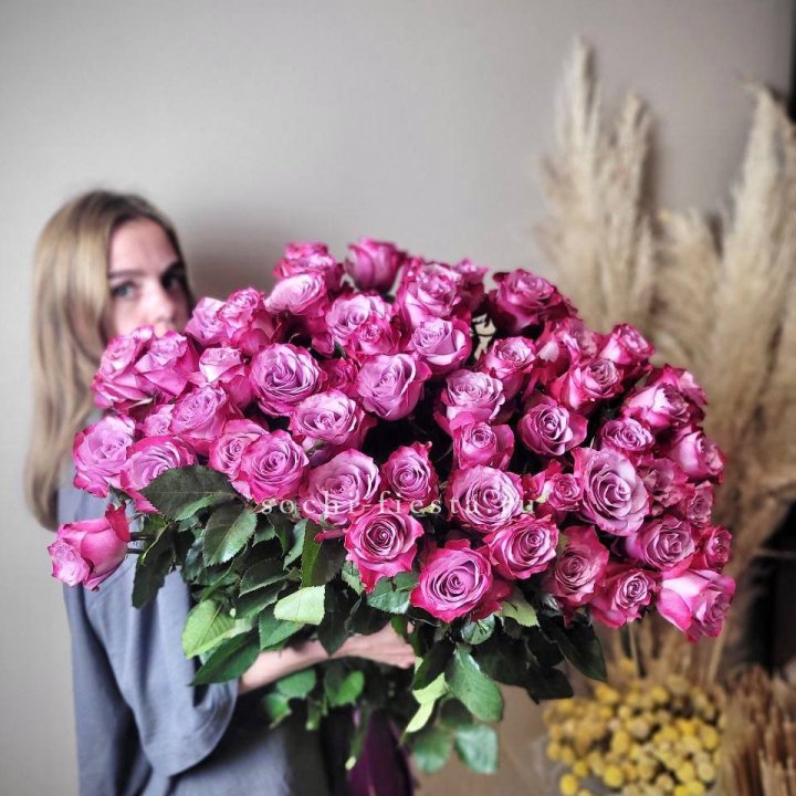 Охапка высоких роз Деп перпел в Хабаровске