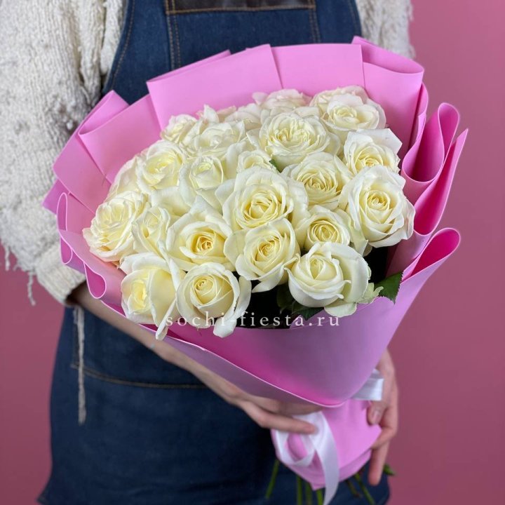 25 белых роз в Хабаровске