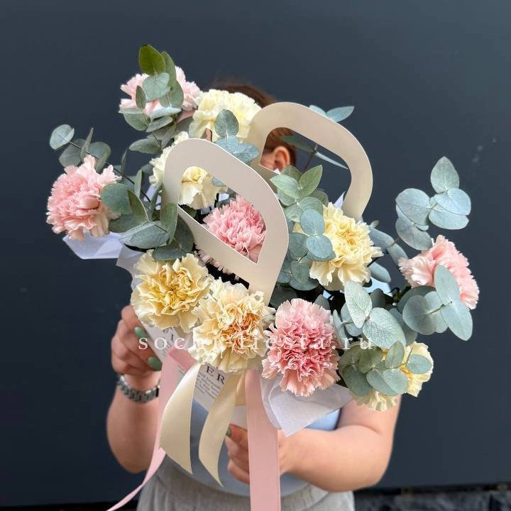 Сумочка из диантусов в Хабаровске