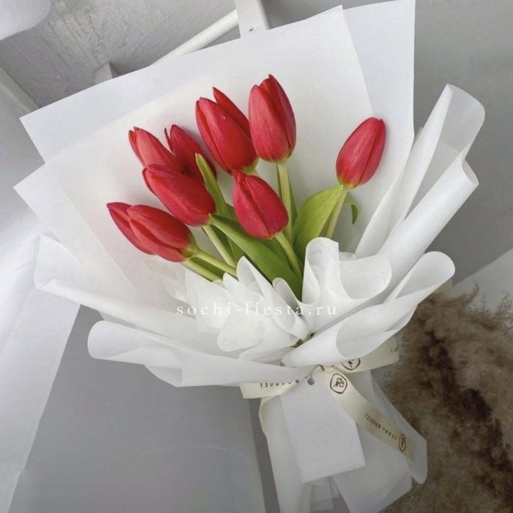 Букет красных тюльпанов в Хабаровске