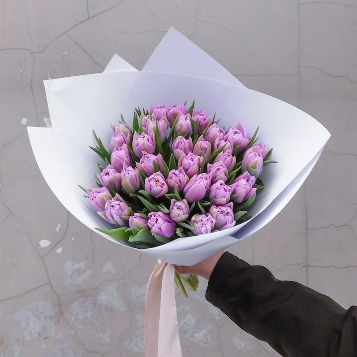 35 сиреневых тюльпанов в Хабаровске