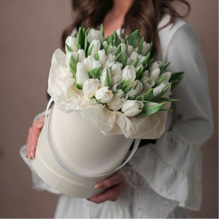 Тюльпаны в цилиндре  в Хабаровске