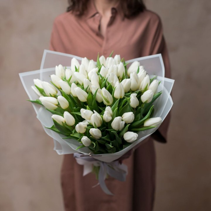 51 белый тюльпан в Хабаровске
