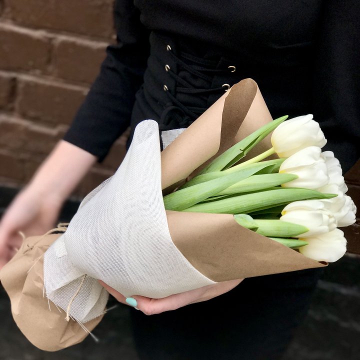 Букет белых тюльпанов в Хабаровске