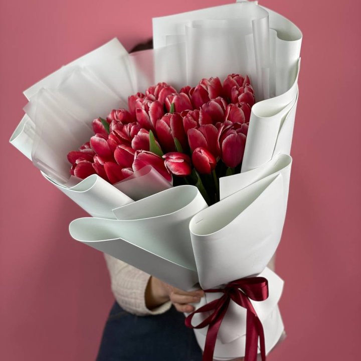 Букет красных тюльпанов в Хабаровске